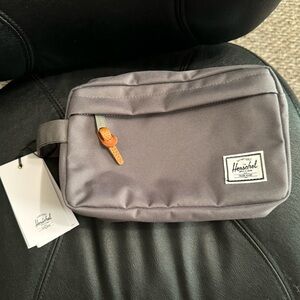 Herschel Supply Chapter Travel Kit 5L NWT